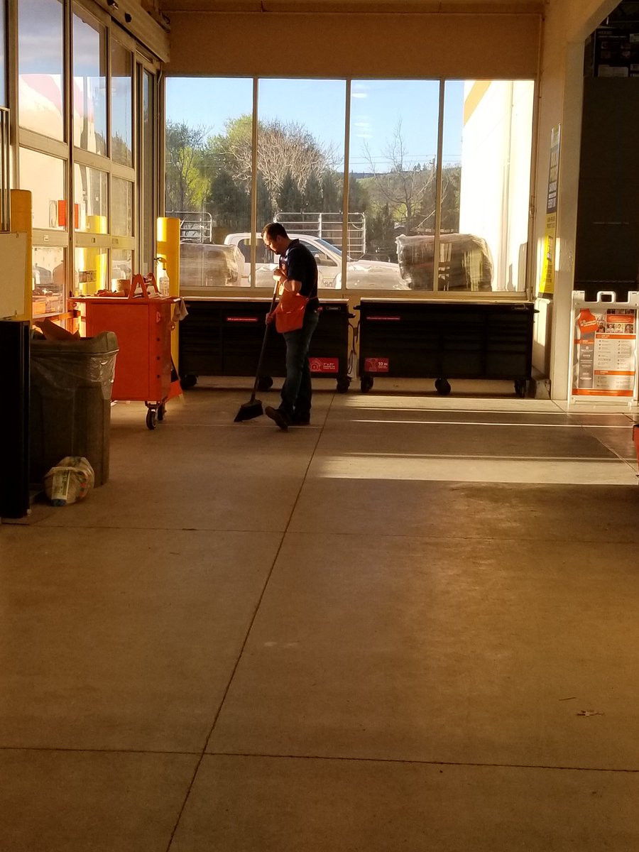 Caught Lucas sweeping up the front end today! Busy all hands on deck day.@CumminsLucas <a href="/Bselch/">Brianna Selch</a> #thd4026 #thedalles