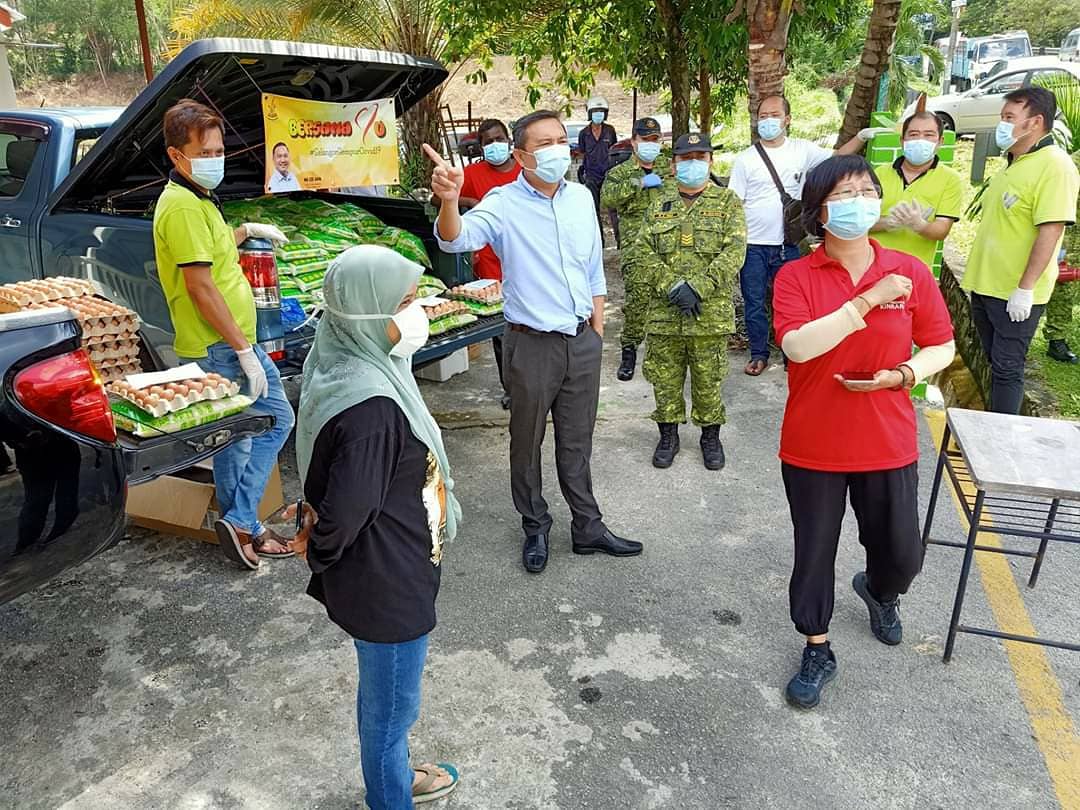 Ng Sze Han On Twitter Petang Semalam Pasukan Kami Berada Di Pangsapuri Anggerik 1 Pangsapuri Mawar Dan Pangsapuri Melur Taman Bukit Kinrara Untuk Menyalurkan Bantuan Kepada Penduduk Covid19 Staysafestayhome Kinrara Https T Co Hqo58ridsk