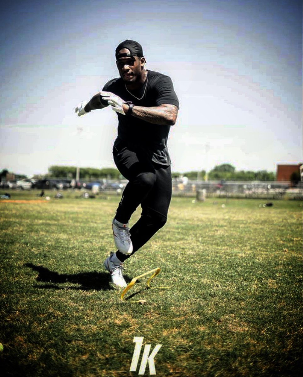 MackWilson's tweet photo. When the lights come on 5ive1 gone show up. #DarkGrind 🙏🏾 https://t.co/YSoXxadYEq