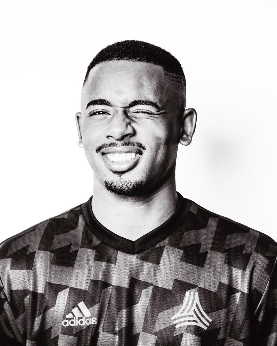 gabrieljesus9's tweet photo. Obrigado por todas as mensagens de carinho que recebi no meu aniversário. Todas fizeram o meu dia ainda mais especial. 23 anos, tô ficando velho 
.
Thanks for all the birthday messages that I received today. They have made my day even more special. 23 years old: I'm getting old. https://t.co/7z5RkzmgOm