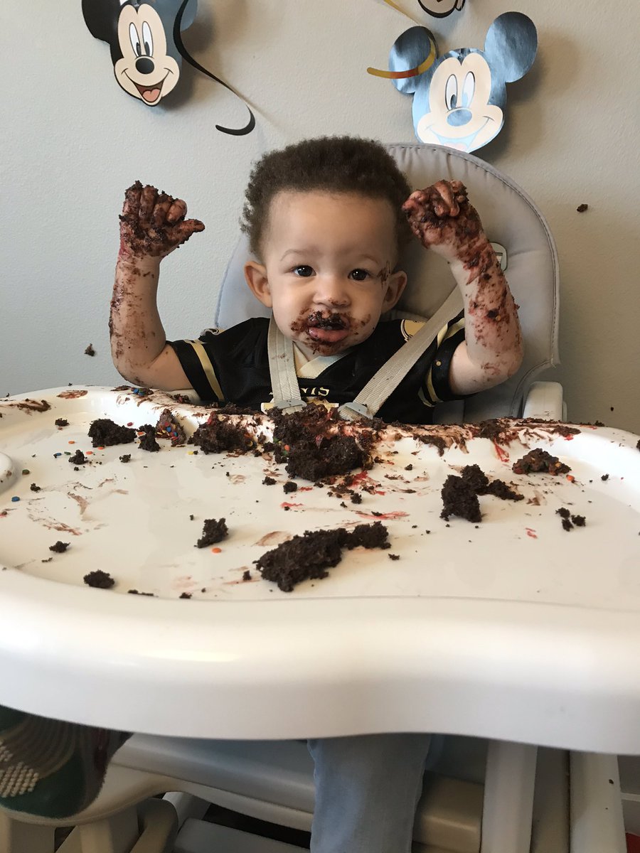 I think this is a good sign of a happy birthday boy! 🤣🎂❤️👶🏽
