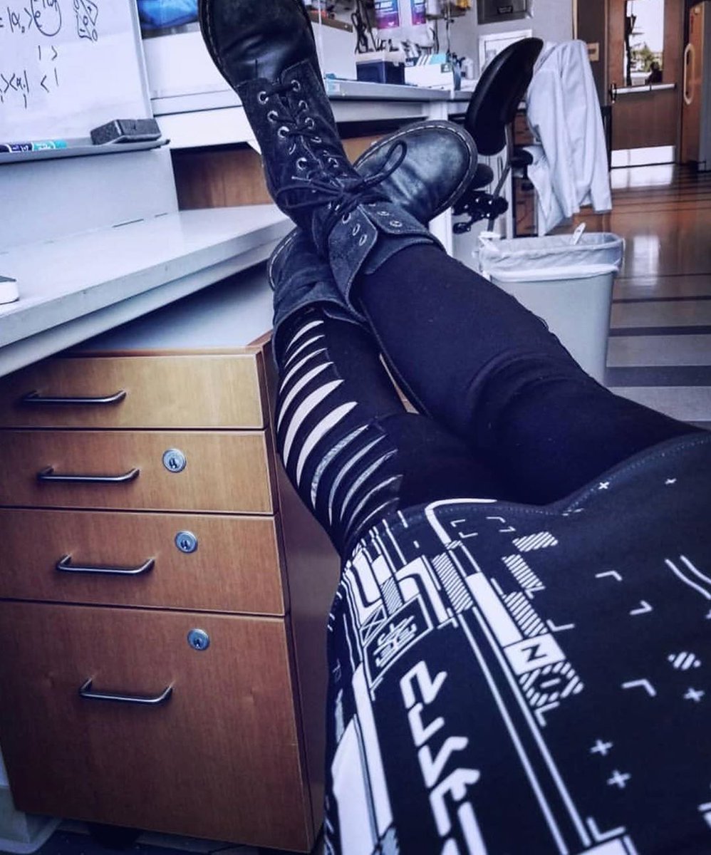 dustrial's tweet photo. Doot dootβ¨
M: @flutterbyeffect #usergen #skirt #black https://t.co/iIWUXJRcUM