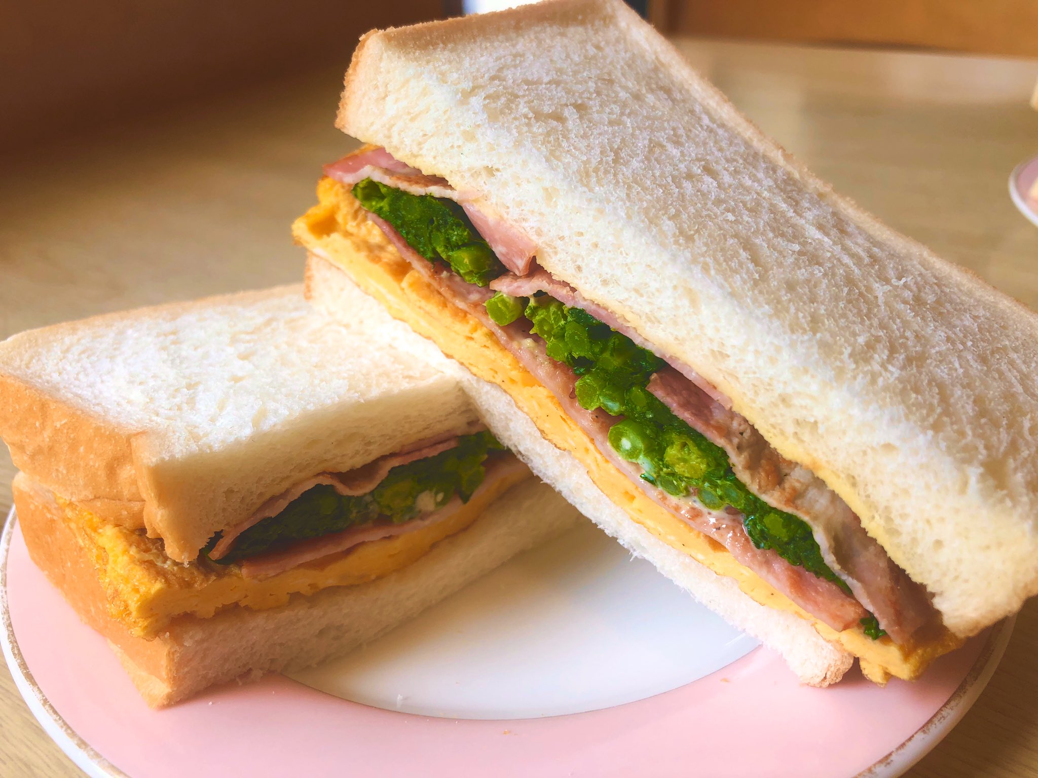 ラン 衛宮さんちの今日のごはん の 春野菜とベーコンのサンドイッチ T Co Yc6zxgmp レシピでは菜の花だけど春菊で作ってみた T Co Ebkneym8dn Twitter