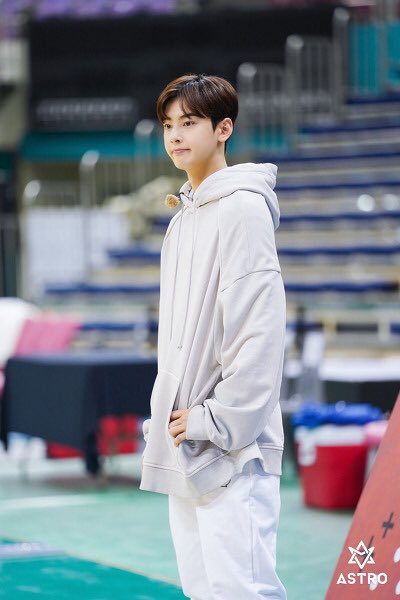 street style cha eun woo outfit