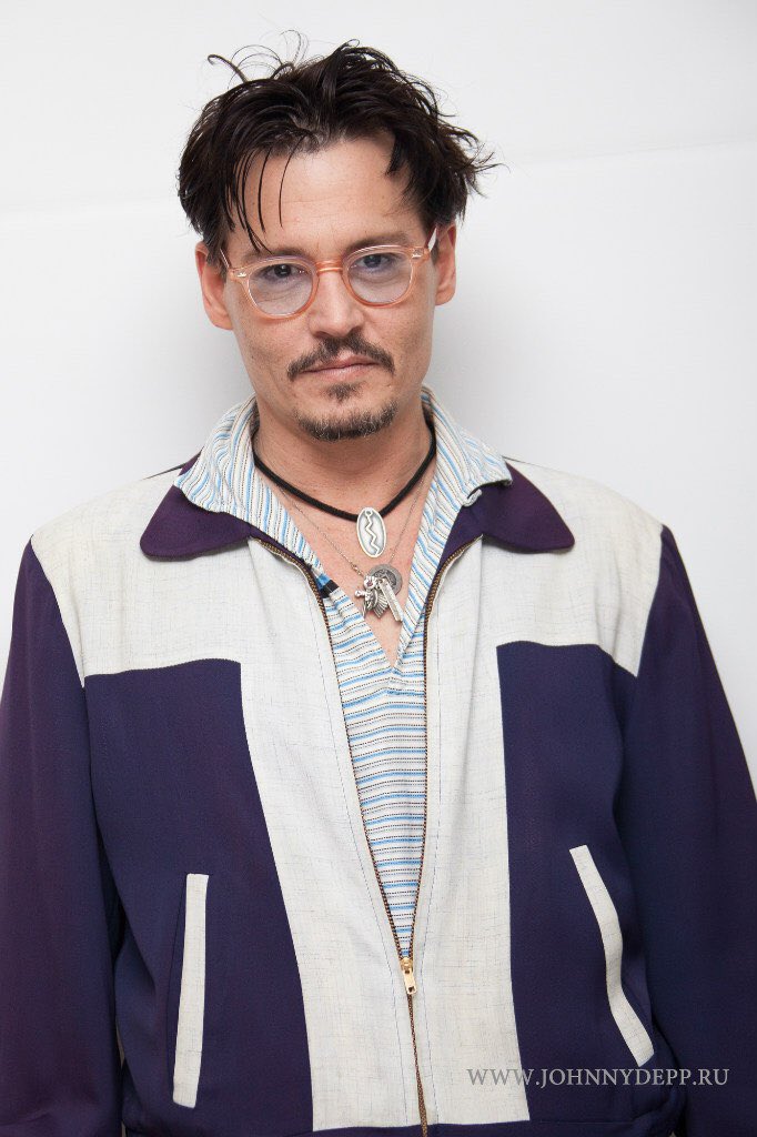 BritFanofDepp's tweet photo. Transcendence photocall (2014)
(📸 By Vera Anderson, Rex, )
#JohnnyDepp #johnchristopherdeppii #depphead #hollywood #hollywoodvampires #music #guitar #rockstar #actor #cute #worldsbest #worldsbestsmile #tattoos #jewelry #JusticeForJohnnyDepp #transcendence #photocall https://t.co/hDyWCck1RU