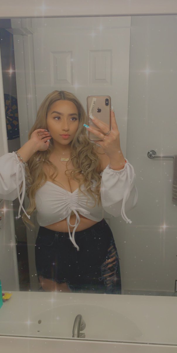 karlaonly_'s tweet photo. hey 🥴 https://t.co/phoOdOZT9u