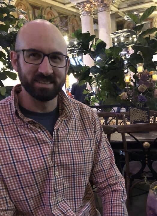 Should I be worried??? This is my friend who’s name is Mark!!! He’s always inviting me for Budweiser and garbage bag and shovel runs!!! 😳 #Dateline