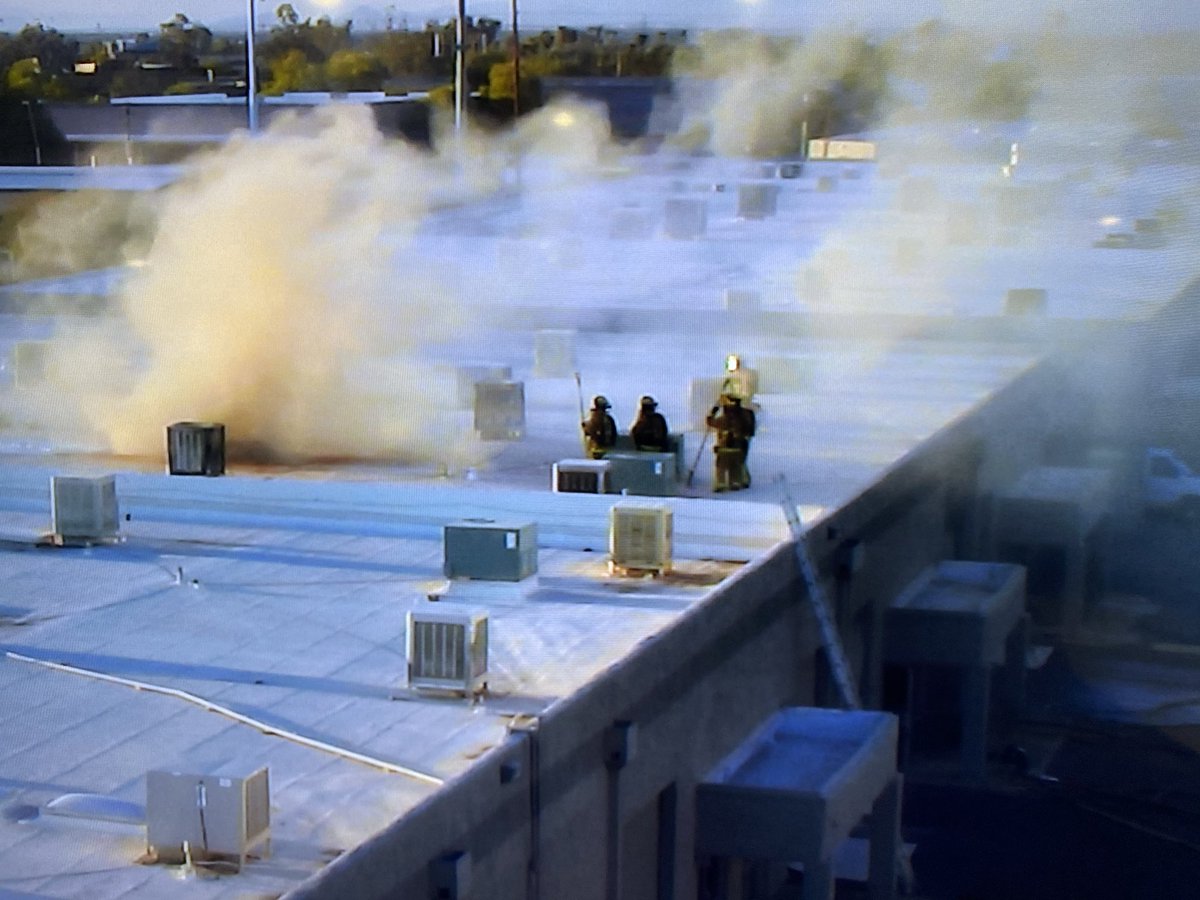 MesaFireDept's tweet image. Around 6pm tonight @MesaFireDept &amp;amp; Tempe Fire crews responded to a #FirstAlarm fire at 1826 W. Broadway Rd in Mesa. Fire crews were able to quickly extinguish and contain a large fire in one of the business suites. No one was injured and the fire is under investigation.