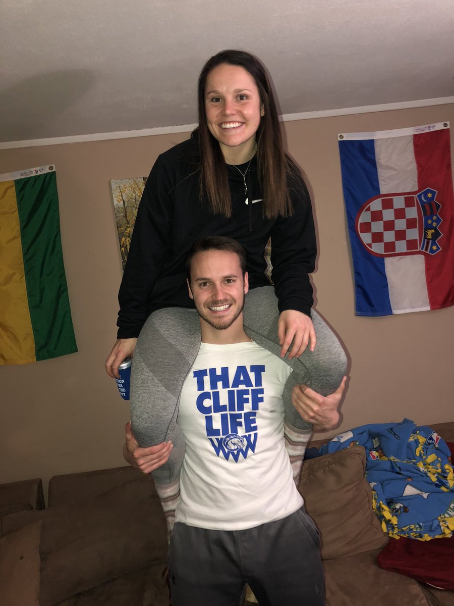 alyssacarley23's tweet photo. Who did it best? https://t.co/JRHYC3XLRW