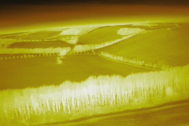 PoliceUAV's tweet image. Busy night out and about with @WiltsRuralCrime. Checked a few areas known for poaching with our night vision camera and took the opportunity for 4257 to have his first night flight. #RuralCrime #OpGalileo #OpArtemis