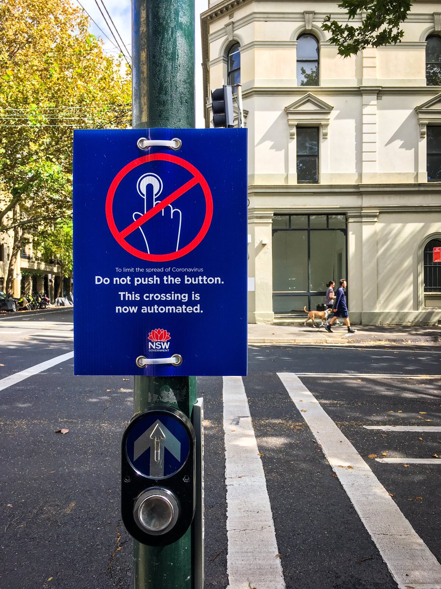 Mayumi Sydney On Twitter ボタンを押さないと信号が青にならないオーストラリアの歩行者横断用信号機 いつも渡る時はガンガン押してたんだけど このご時世素手で押すのはちょっと シティの信号は自動になったっていう噂を聞いてたけど とうとううちの近所にも
