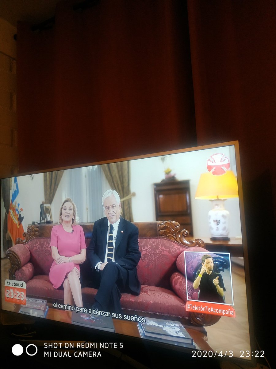 CaptainCom3's tweet image. Ya cagó la #Teleton2020 tenían que aparecer "eramos felices" bla bla bla... Csm.. #yomepongo #renunciapiñera