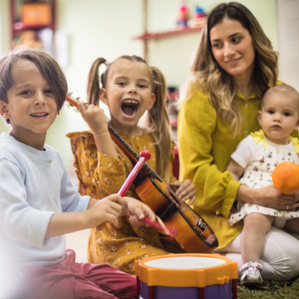 lrc_aus's tweet photo. @LadybugMusic is offering online classes for babies, toddlers &amp; pre-schoolers starting from 14 Apr! Get your little ones grooving &amp; moving &amp; it's something fun the entire family can do together! So register now! 👯‍♂️🥁🎤 👉 https://t.co/0MJfLybuQD

#FamilyFunTime #FunForKids https://t.co/JqWDsOzXnM