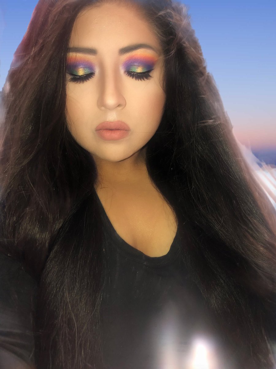 Atwixz's tweet photo. Another new make up look 🥰💜 #mua #eyeshadow #photooftheday #LikeForLikes #l4l #supportmua #makeupartist #MakeupAddict https://t.co/rciDjvZ0qa