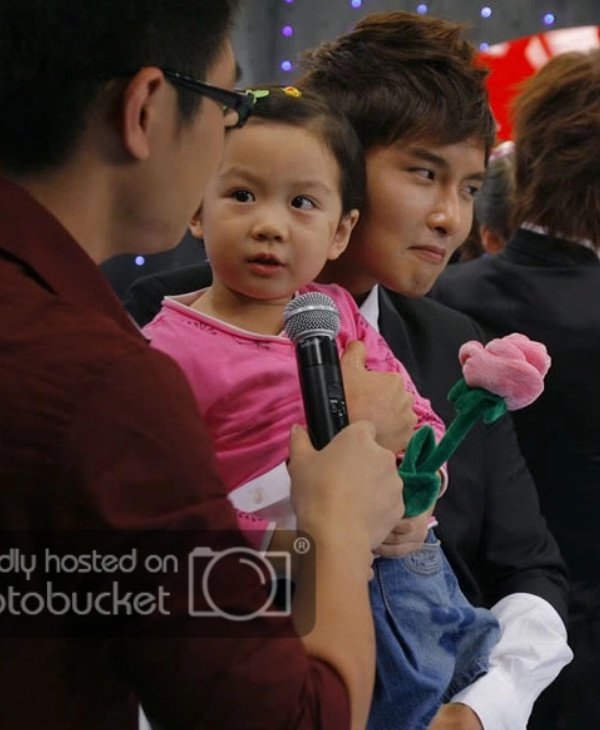 i bet ryeowook would be the most protective dad to his daughters
