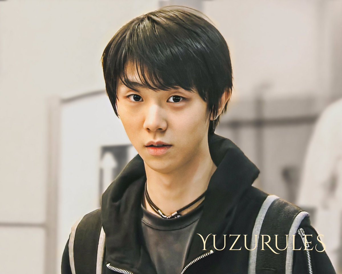YuzuRules's tweet photo. Here’s looking at you 🥳
Screenshot of news video on Zuzu’s 4th straight wining at #GPF2016 #YuzuruHanyu #羽生結弦 https://t.co/FSqjCWvKR4