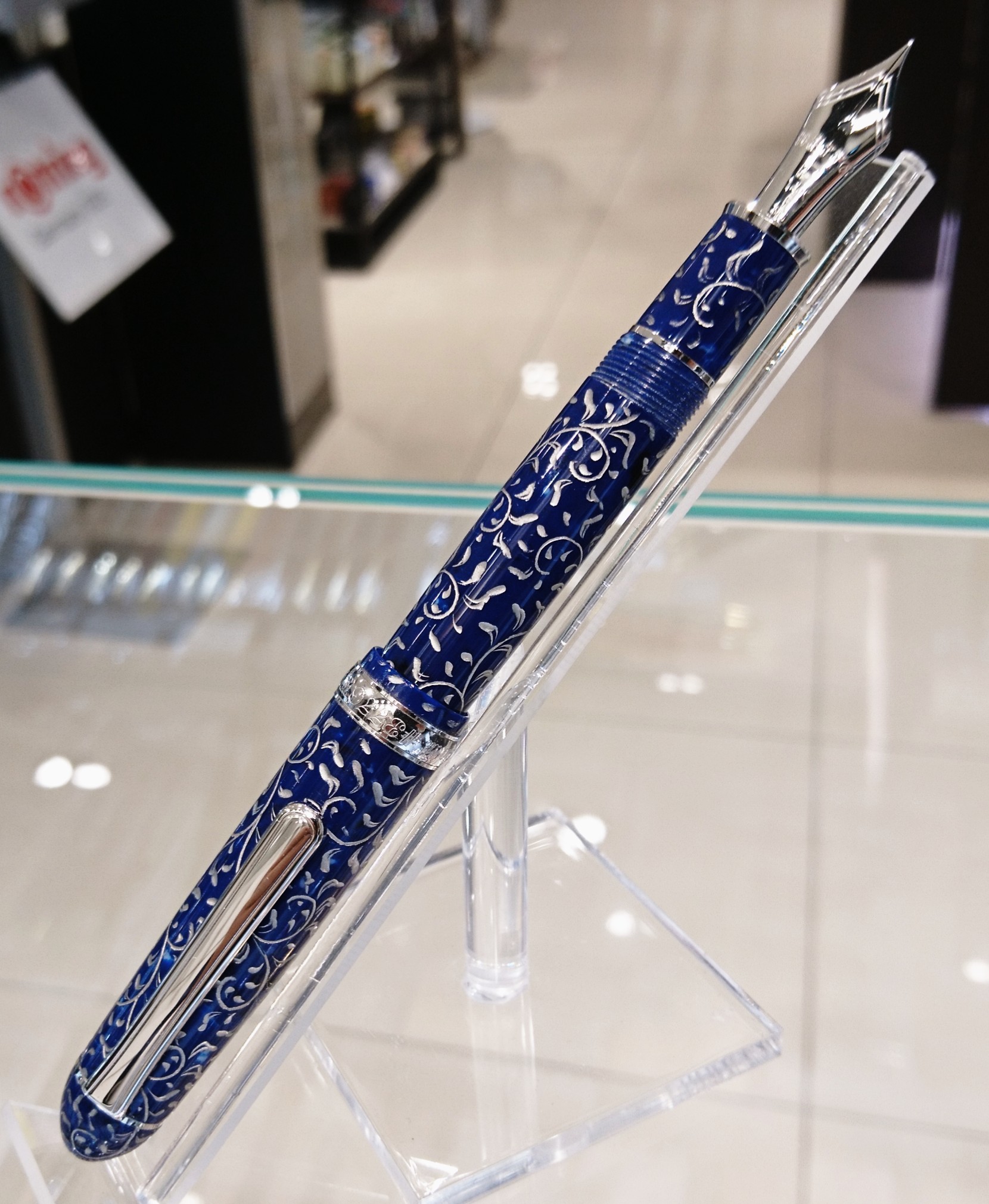 98%以上節約 PLATINUM プラチナ万年筆 #3776 セルロイド 唐草
