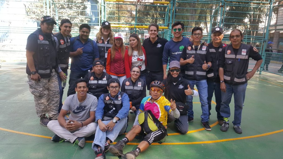 NubiaMarhe's tweet photo. @AdrianaZentenoR @FuturoCiudades @TecdeMonterrey @edelamadrid @TecReview @CSocialesTec @EGobiernoyTP @ITDPmx @BernardoBaranda @LBallesterosM @TransMilenio @WRIMexico @ivanguerramex @AlcaldiaMHmx La implementación de la ciclovía temporal no hubiese sido posible sin el trabajo diario de las y los instructores de @LaBiciEscuelaMH el aplauso es para ellas y ellos por su gran trabajo, esfuerzo y amor por la 🚲 https://t.co/TrQBOsPcl8