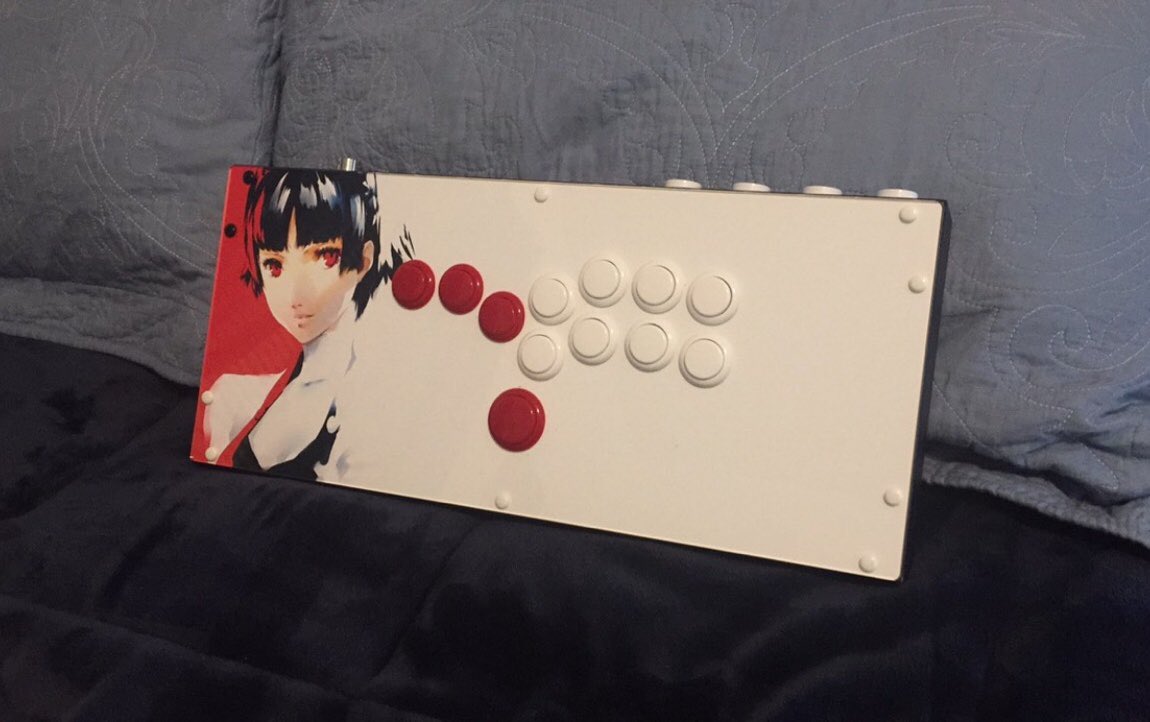 ShaolinPretzels's tweet photo. In celebration of this momentous occasion, my weapon of choice got a new upgrade! 😉

I modded it today with my disciples on-stream. Turned out great! #Persona5 #HitBoxArmy #EmbraceSalt https://t.co/voHtNPoVF8