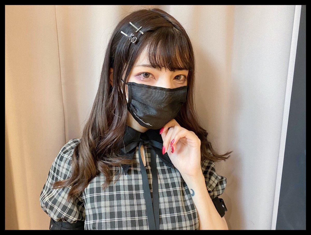 Eatme Shop Info New Arrival オーガンジーマスクカバー 2 400 Tax Eatme初登場のマスクカバー 光沢の素材とバイカラーのロゴ刺繍がアクセントになっています 市販の女性用マスクに合わせたサイズです T Co Dlpsg5tc9u T