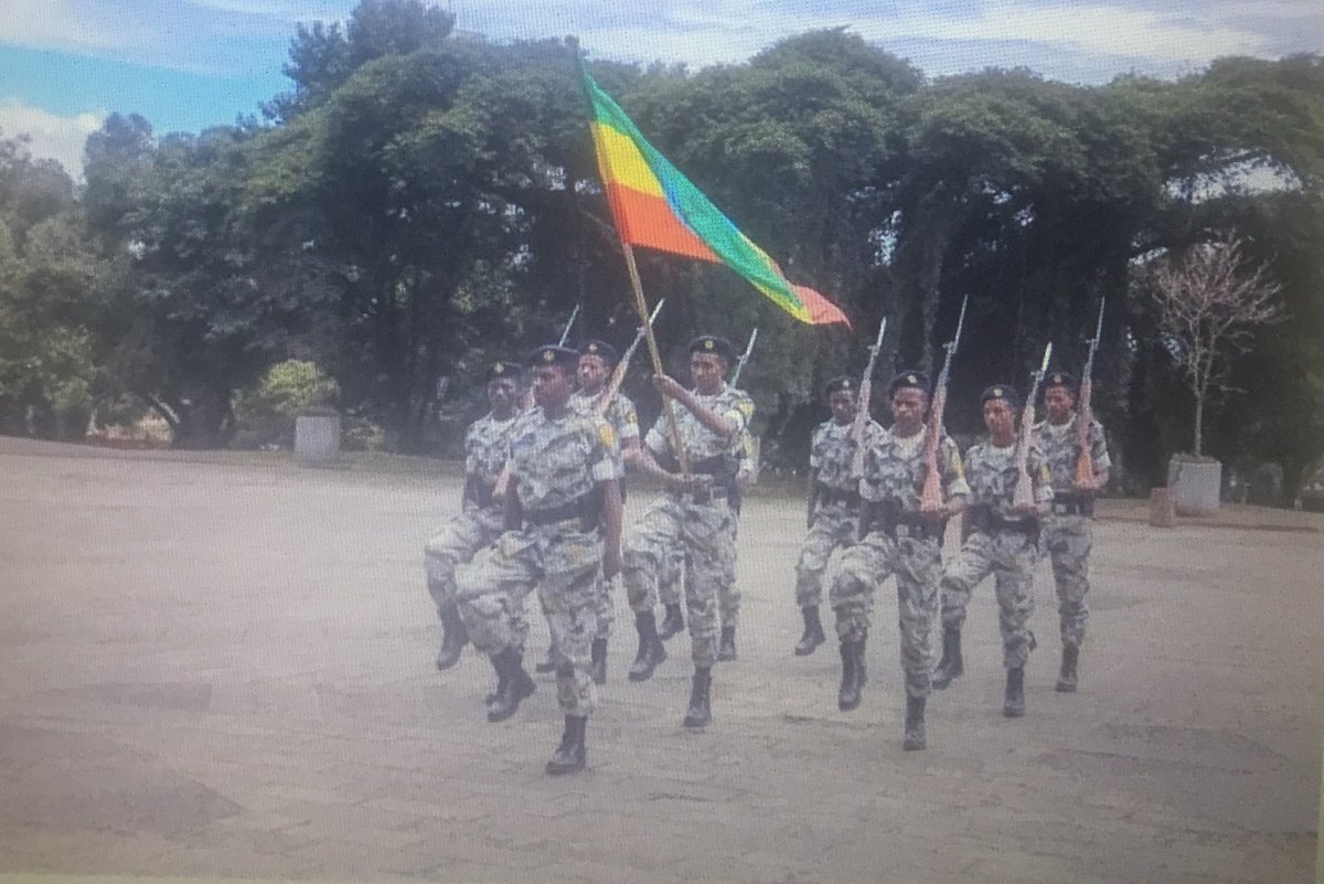 የአዲስ አበባ ባለአደራ ምክርቤት ጥቅምት 2 በመስቀል አደባባይ የጠራውን ሰላማዊ ሰልፍ ተከትሎ የአዲስ አበባ ልዩ ፖሊስ መቋቋሙ:: አዲስ አበባ ሙስሊሞች የኢማም አህመድ ትውልድ ነን በሚል መደራጀታቸው::