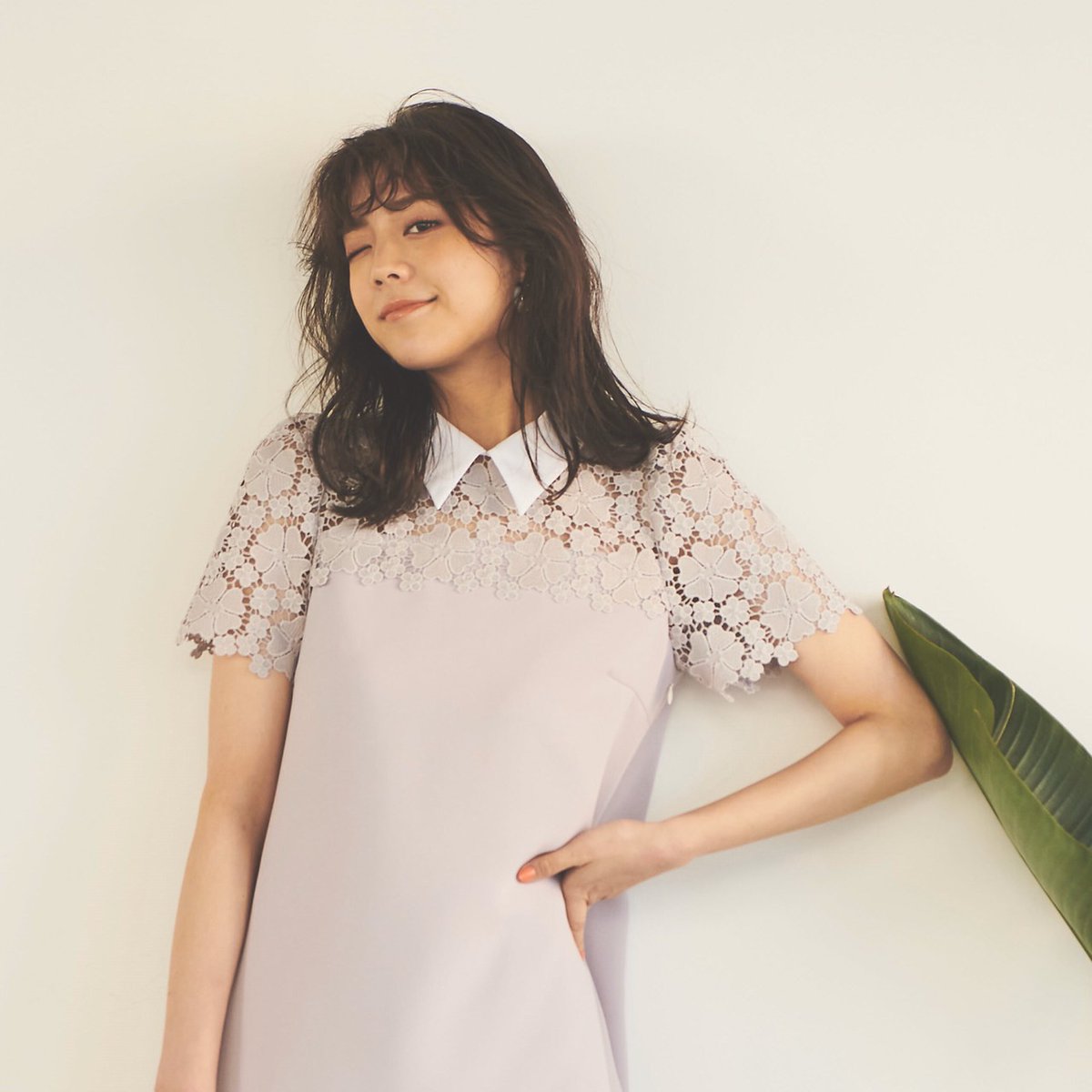 31 Sons De Mode トランテアン ソン ドゥ モード New Item 肩レースの透け感 で華やか見えし女性らしさ満点なワンピース 襟付きで上品さも Webカタログ掲載 ヨークレース二重織りワンピース 13 000 Tax T Co Afusjahkcq トランテアン