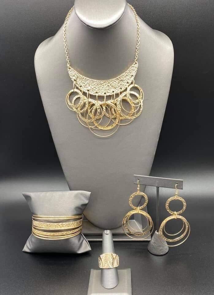 DDhasblingfor5's tweet photo. Here is April Fashion Fix! 
The set of 4 is $20 or each item is only $5 each 
🔥Please post below if you want a set https://t.co/5kQfHYjG0W