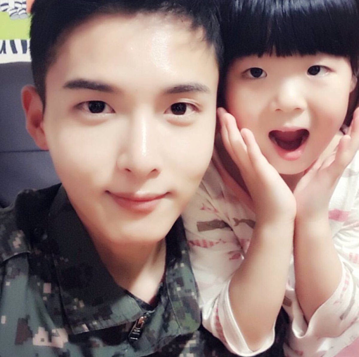 finally reached ryeowook's era with these babies during enlistment. Arent these pictures just bursting with cuteness? 
