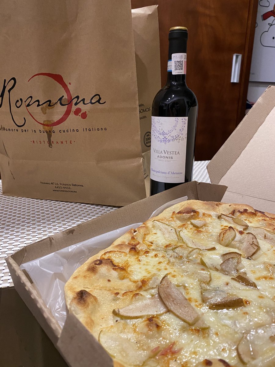 robertito_tilo's tweet photo. #CuarentenaTime es mejor cuando @Mariomainero de @RominaRistorant te consiente con las delicias del mejor restaurante italiano de la CDMX. #ComeCDMX #RescatemosRestaurantes https://t.co/qoiom7Btio