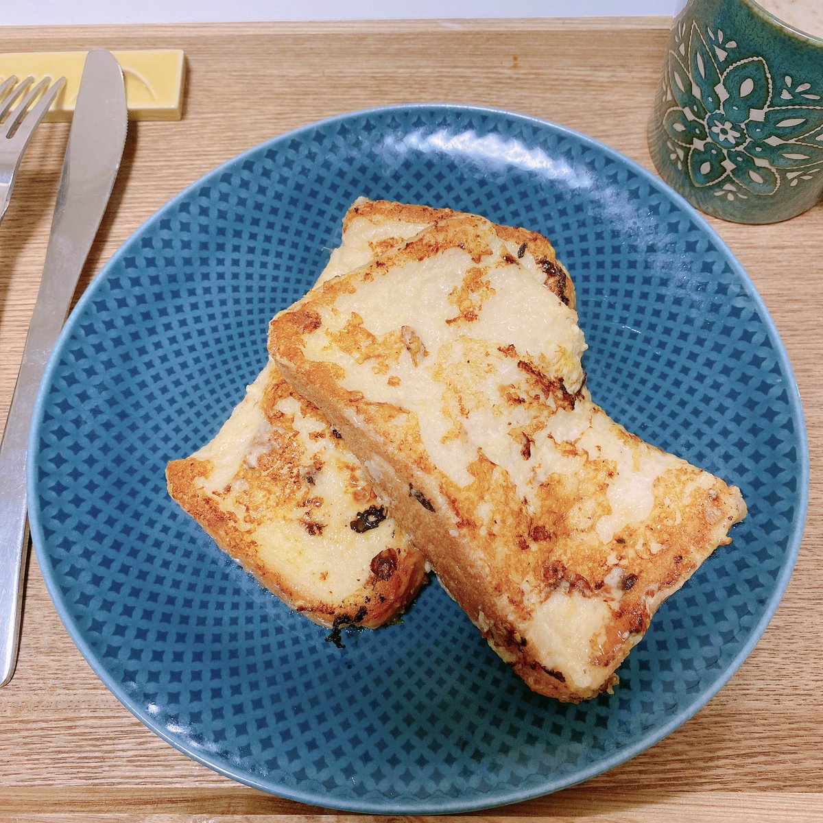 CHIHIRO_ANDY's tweet photo. 昨日から仕込んでおいた
フレンチトーストでおうちcafe♥︎
旦那がチーズトーストが良い言うたけど…
『シェフの押し付けです』と伝えて押し付けたフレンチトースト…笑" https://t.co/RrYskgr84U
