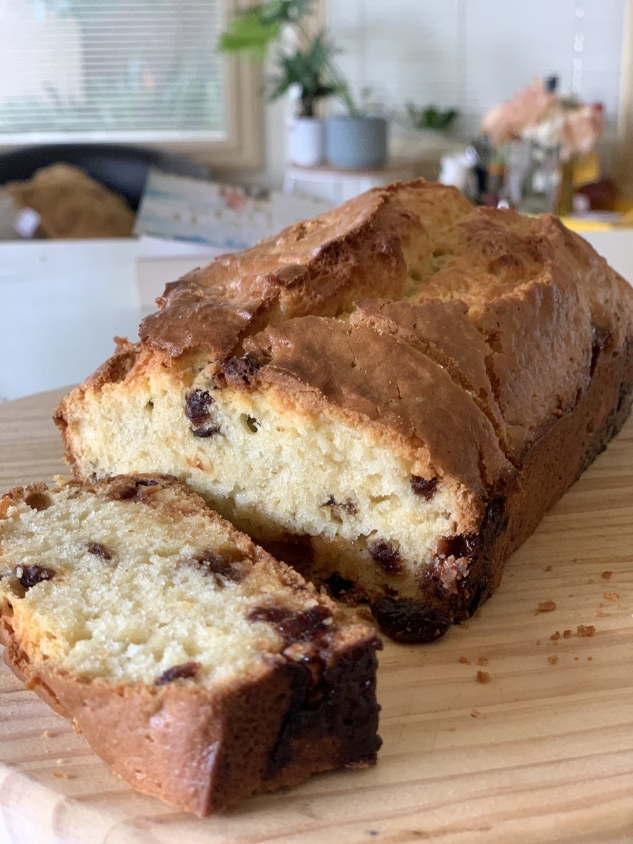 danclancey's tweet image. When they’re in a cake they are called sultanas, when eaten on their own (no matter what your age) they are still called tarnies. 

#selfisolationbaking  #sulatanacake #stayingathome @sallyjsara