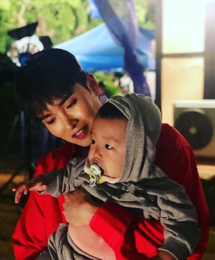 RYEOWOOK BABY WITH A BABY i- 