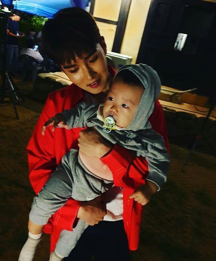 RYEOWOOK BABY WITH A BABY i- 