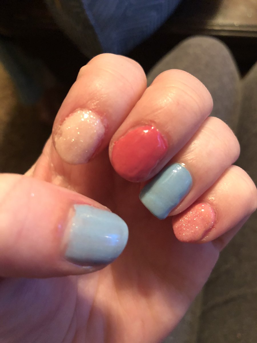My_Ma7k1n's tweet photo. Still have some work to perfect on but when you had acrylics for over 10 years you’re going to be rusty. Thanks for amazing colors #peppigel https://t.co/44engLTGqv