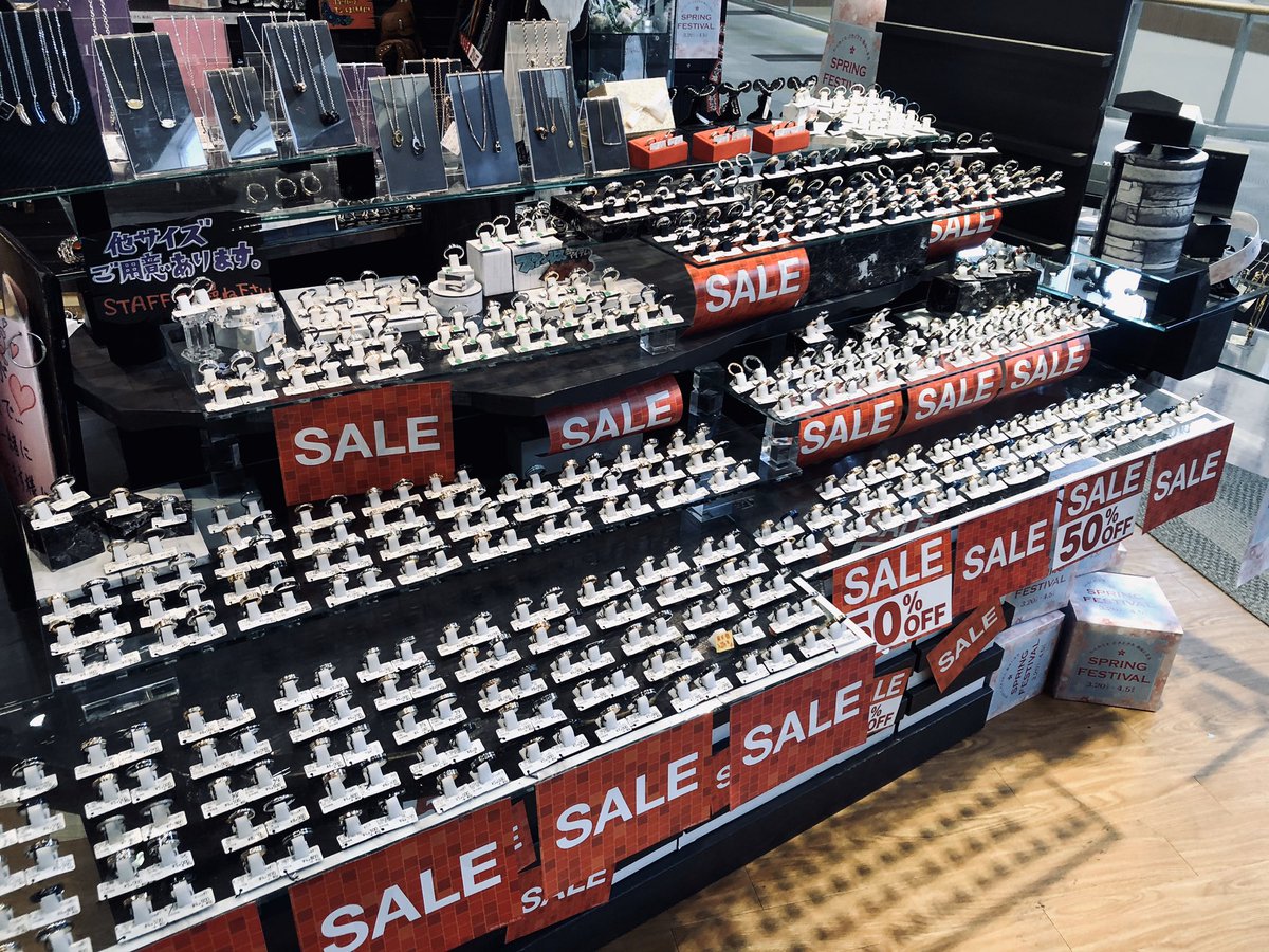 SILVERBOX_925's tweet photo. おはよーございます🌞

今日4/4㈯から4/15㈬まで
ステンレスアイテム全品50%OFF！
レザーウォレット&amp;バック30%OFF！

早い者勝ちだ~急げ~🏃🏃💨💨💨

今日は店長、しおりん、かえちむの3人が店番です🙆‍♂️🙆‍♀️🙆‍♀️

お待ちしておりま~す！👶🏻 https://t.co/XIK6j0b2zg