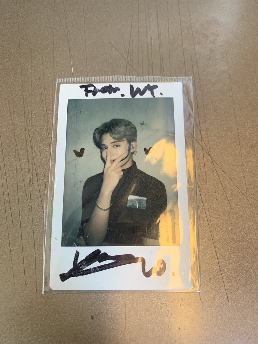 A thread of Wooyoung polaroid collection