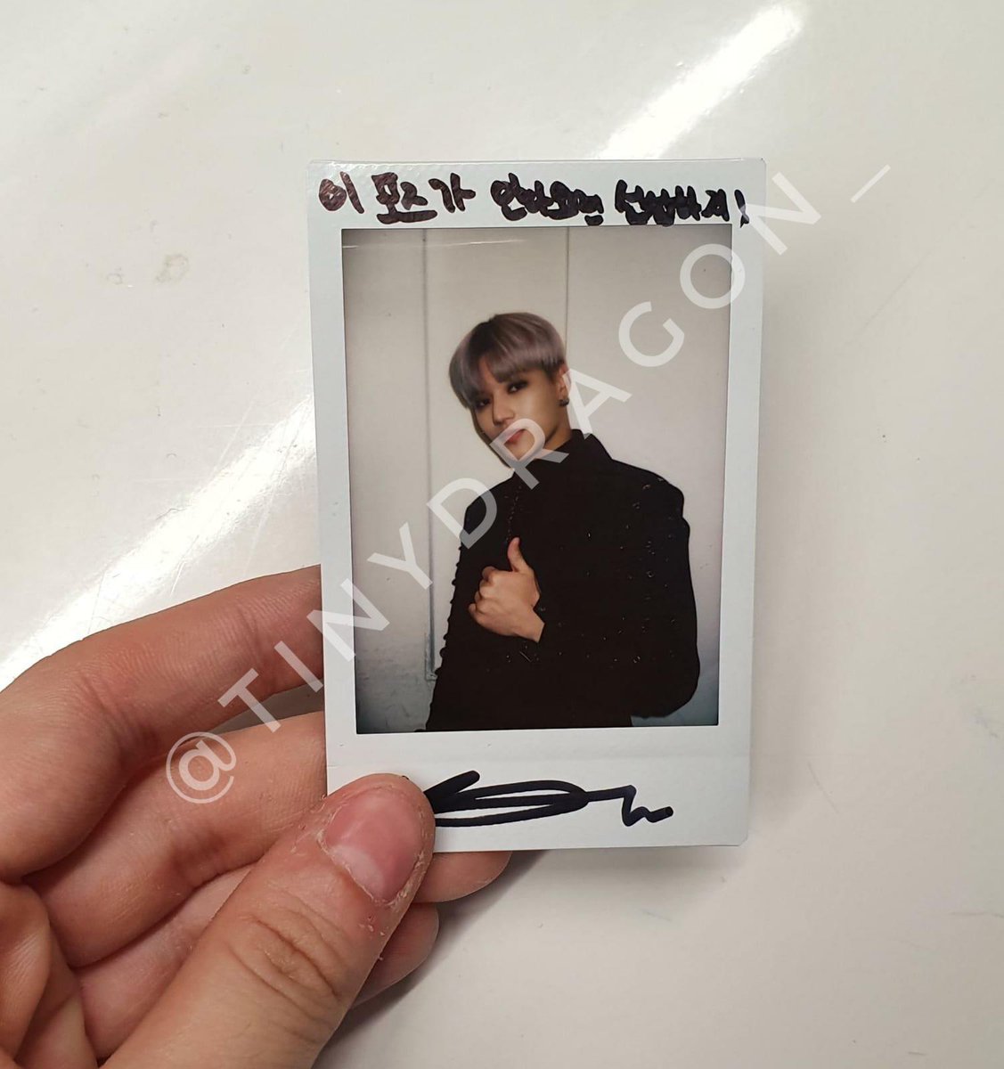 A thread of Wooyoung polaroid collection