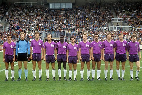 O Wacker 04 Berlin jogou a temporada de estreia, a equipe da capital alemã jogou por quatro vezes, a última na temporada 1978-79. O clube foi dissolvido em 1994Foto: Kicker