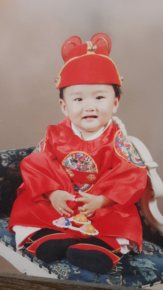 ending this thread with ryeowook during his OWN baby era. Isnt he the most precious lil baby??!!