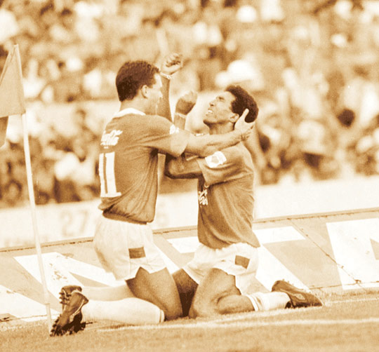 arquivocolorado's tweet photo. Parabéns #Inter111Anos Clube do Povo do RS! Campeão de Tudo! Homenagem aos colorados de todas as gerações que representam esta História Magnífica. Nossa garra colocou o Sport Club Internacional na Galeria de Ouro dos Grandes Times do Mundo. #AlmaColorada #CoraçãoVermelho https://t.co/sPuP8oAn0k