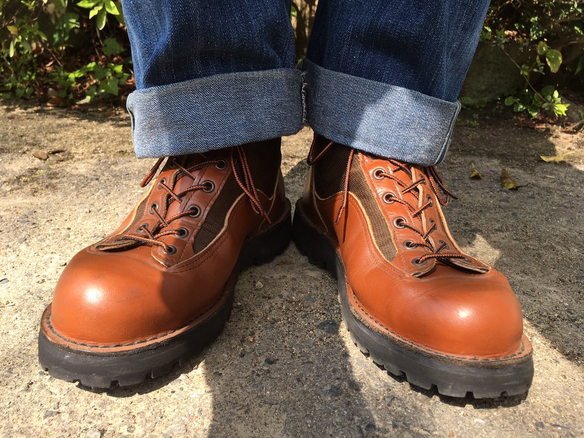 今回は #DANNER(#ダナー) LIGHT2 CEDAR RAINBOW D-12040X を履いて