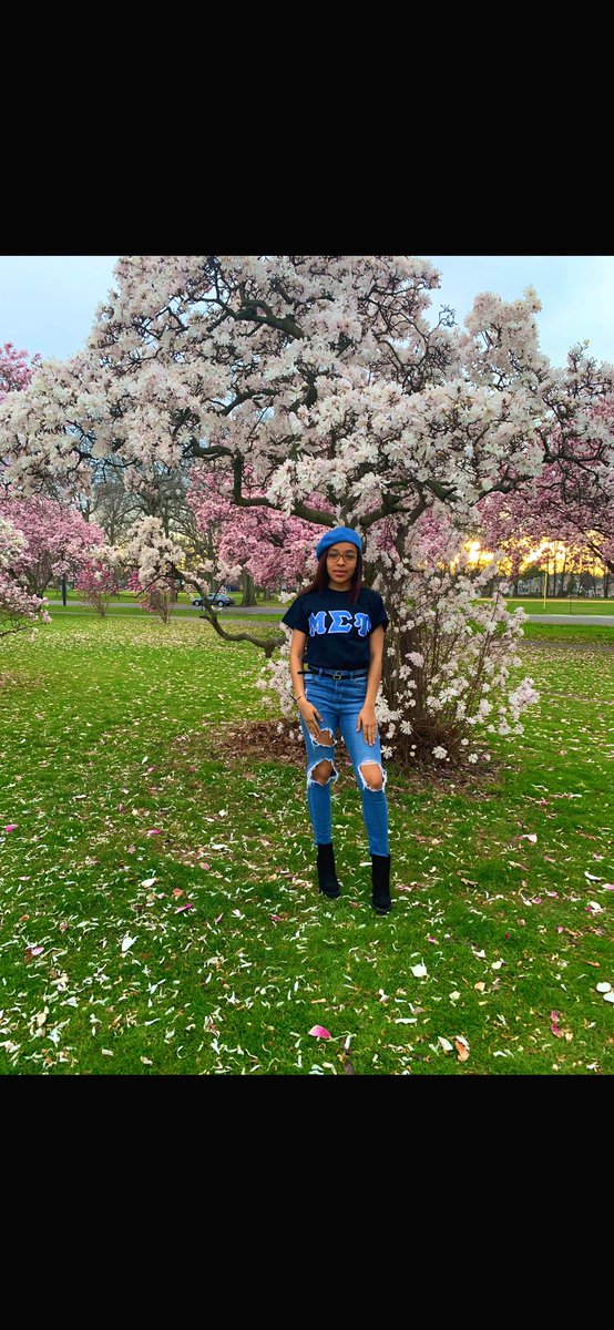adb1398's tweet photo. 1981ππΉ. #musigmaupsilon #matriarca #spring2020 #ΞΞ£Ξ₯ https://t.co/maVKRZzlRA