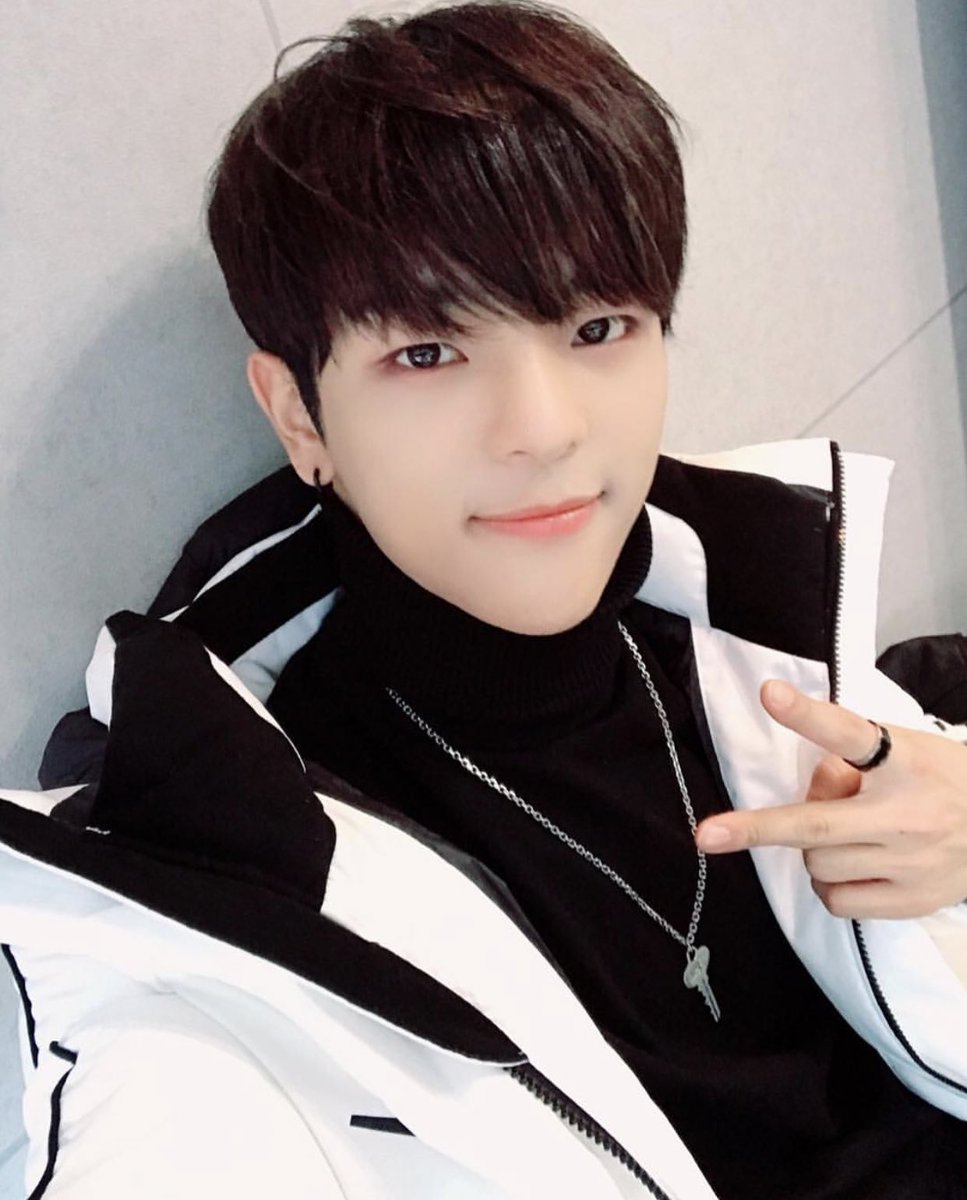 IsYOCmLfWekSZcU's tweet photo. I wish you happiness with all my heart
Take care❣
#AlwaysWithYouWoojin https://t.co/HDTBnPFwvD