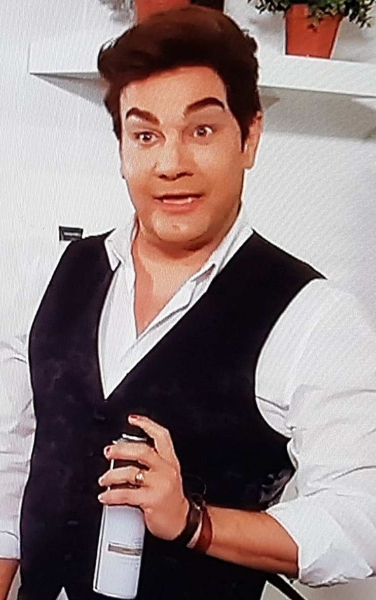 Wanneer je geen vergunning krijgt en je boetiek hotel maar moet verkopen.

#KonHetNietLaten #JeSuisTeun

Niks tegen de beste man hoor. Maar effen niet van dat benauwde hoor.