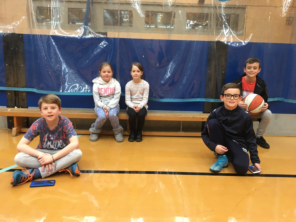 The team at <a href="/Lynnsport/">Alive Lynnsport</a> are providing free childcare &amp; activity clubs for children of key workers at <a href="/TeamQEH/">The QEH King's Lynn</a>. 👏👏👏 west-norfolk.gov.uk/news/article/7…