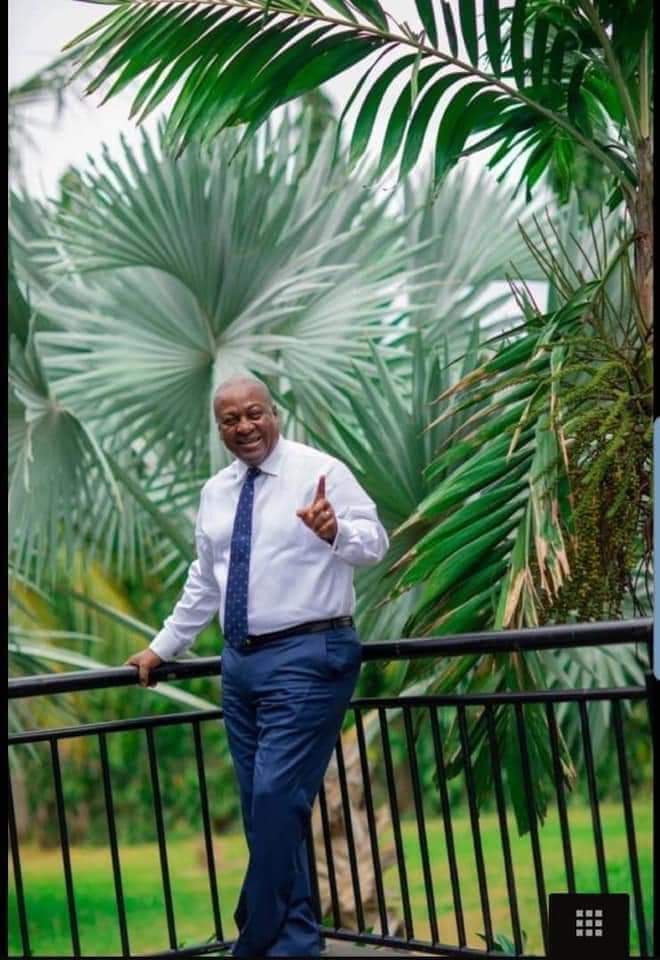 RasKofiRas1's tweet photo. Verily verily i say unto you. Every evil agenda manufactured and produced by the Jubilee House shall not see the day of light.
Humbleness in humility.
#StayHome
#StopTheSpread
#RescueMission2020
#JDMB3BA
#GhanaWillRiseAgain
My President, Your President. John Dramani Mahama. https://t.co/uHBMBzwdED
