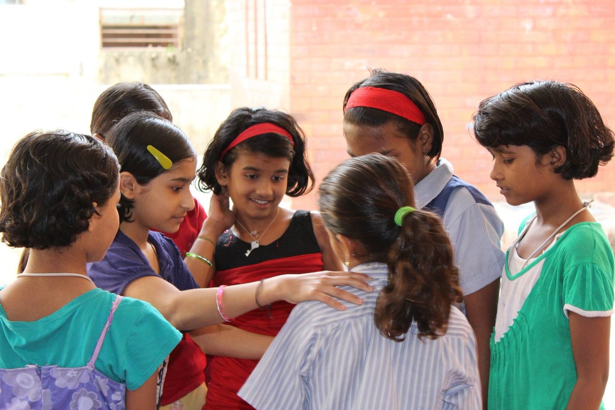Internautsorg's tweet photo. We should always remember that’s education is privilege! 

We should do our best to contribute.
.
.
#teachthekids #internauts #internautsorg #socialworker #makeadifference #girlempowerment #webliteracy #internautsfoundation #teachingkids #goodvibes https://t.co/DPkSr9N6Pp
