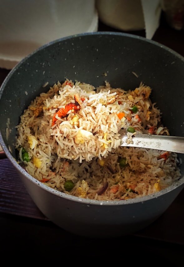 Made some #eggchickenfriedrice for lunch. Nowadays I am running out of recipes. And due to scarcity of vegetables and grocery, I am trying to use it in a minimal way.
#QuarantineDays