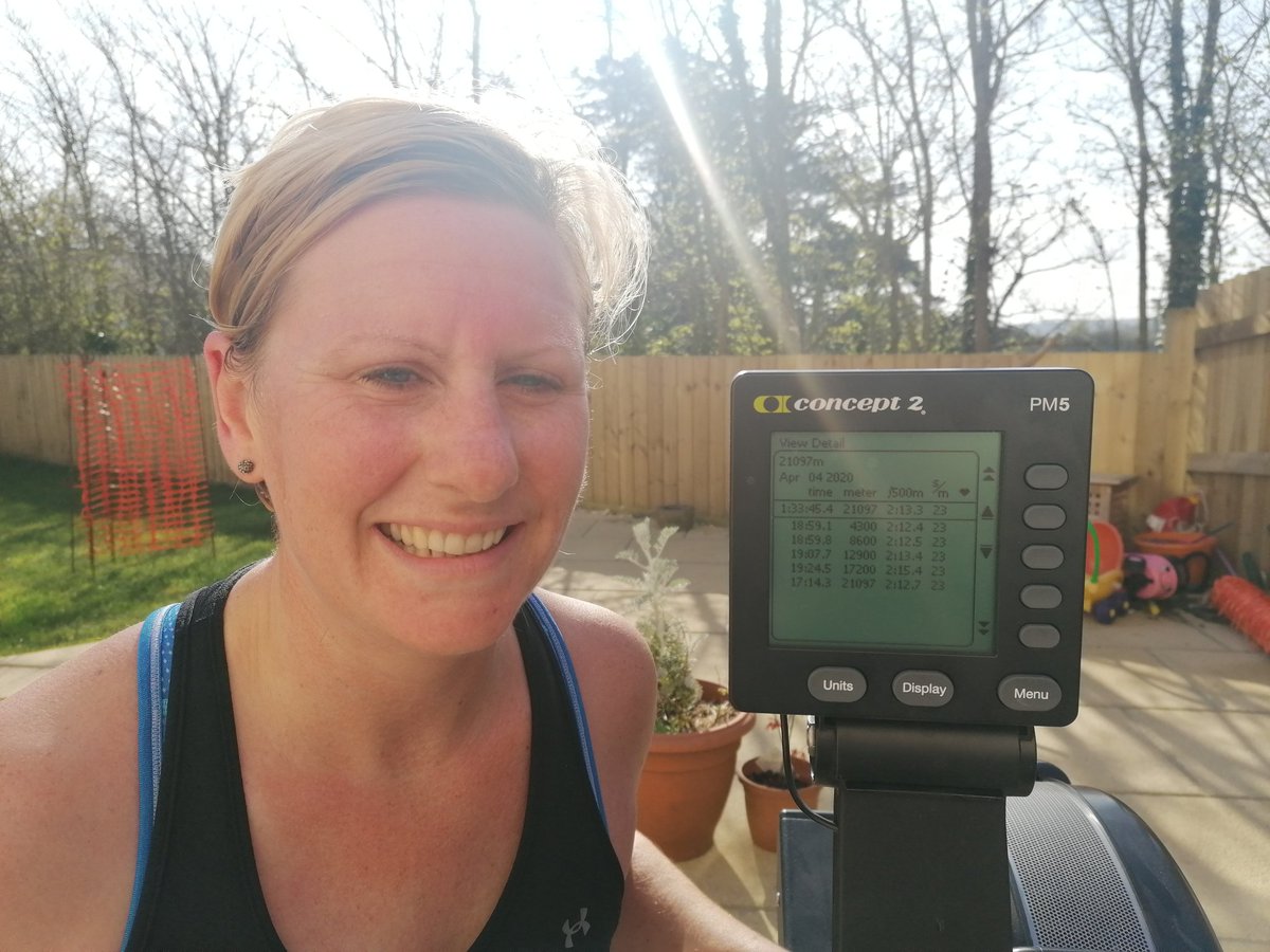 LucyBates_1's tweet image. I did it! 21097km (half marathon) for the NHS Challenge 2020 #rowthedistance I'll look forward to receiving my medal! #NHSheroes