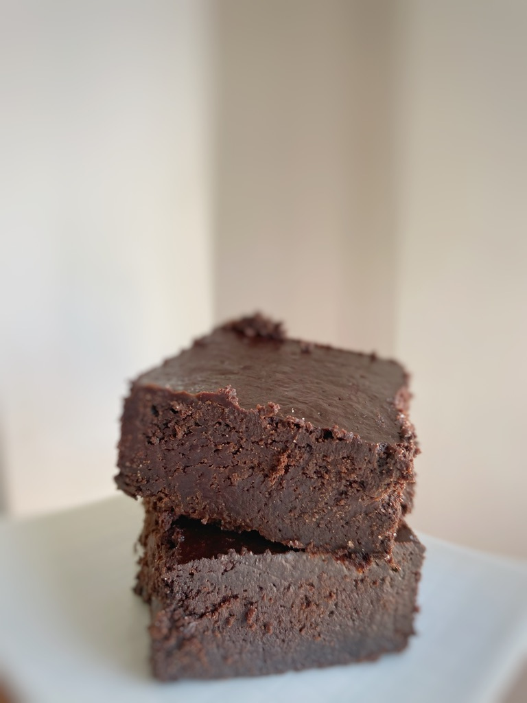 zurich_eats's tweet photo. Flourless Brownie with Beetroots https://t.co/mEsmwg1YYQ https://t.co/w6fxjSebLL